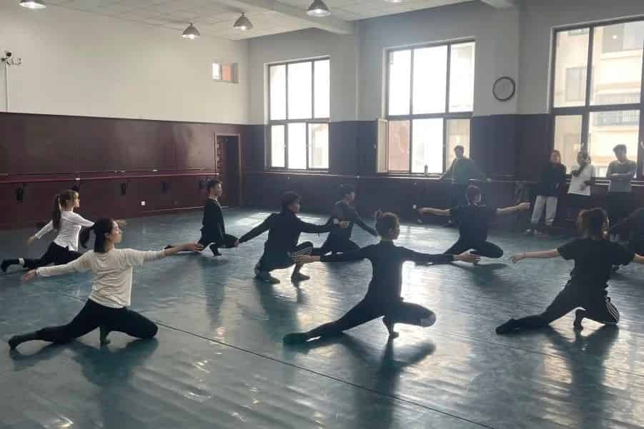 青島市歌舞劇院 青島市歌舞劇院