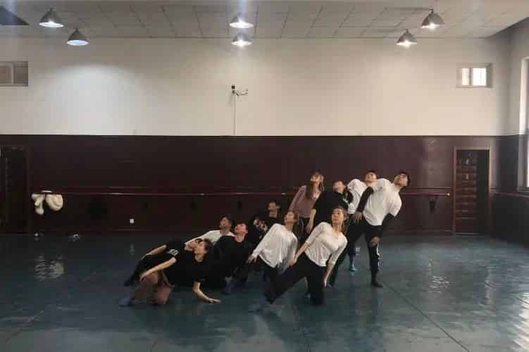 青島市歌舞劇院 青島市歌舞劇院