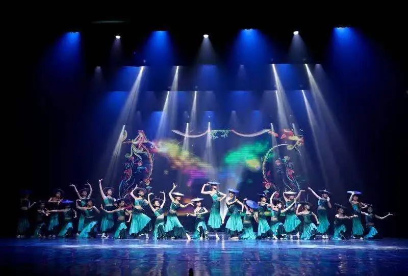 青島市歌舞劇院 青島市歌舞劇院