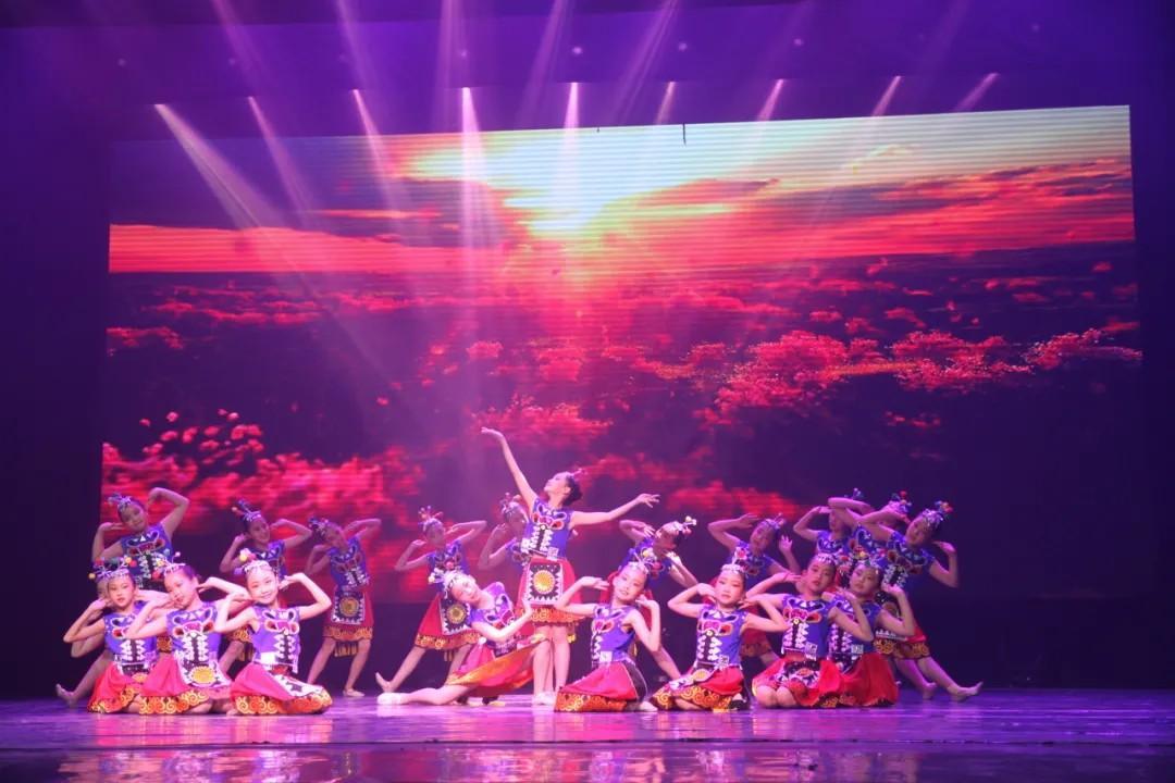 青島市歌舞劇院 青島市歌舞劇院