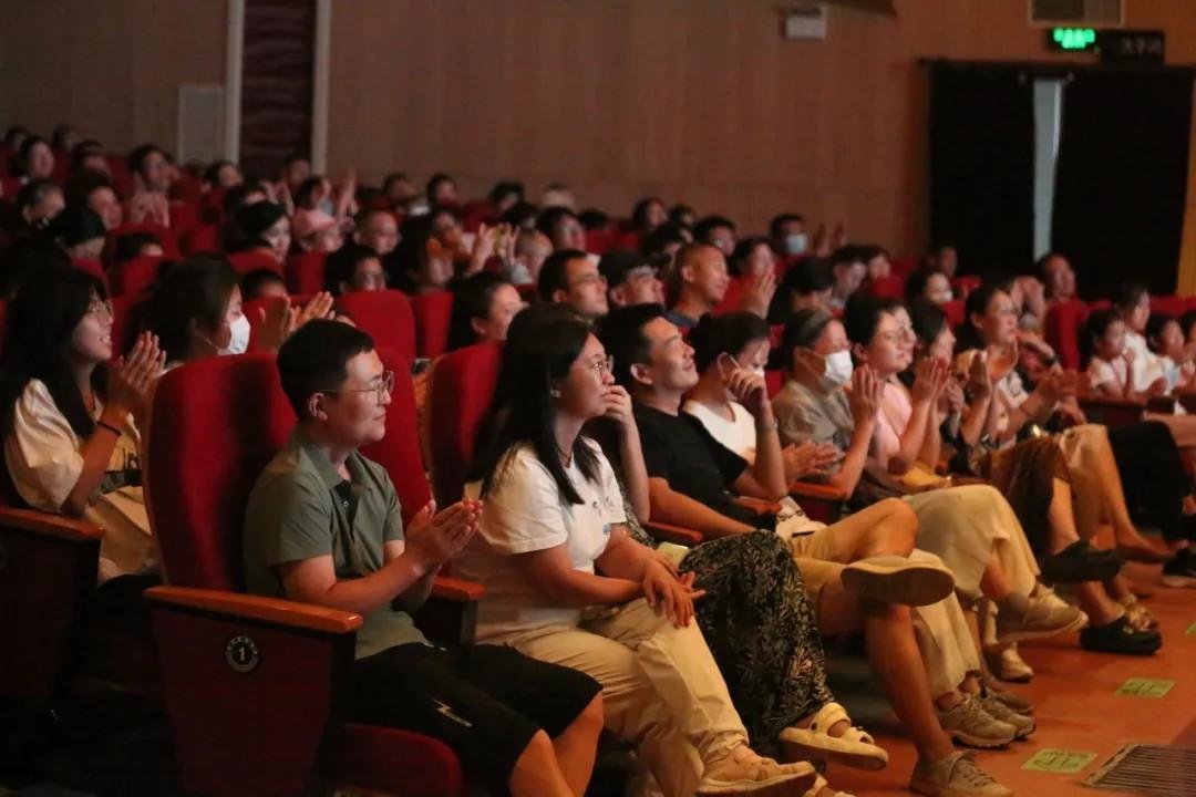 青島市歌舞劇院 青島市歌舞劇院